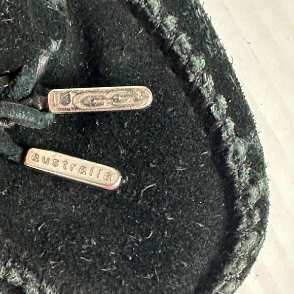 Ugg Black Moccasin Slipper Suede Kids size 12 - Picture 5 of 7